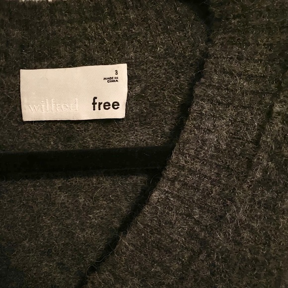 COPY - Wilfred Aritzia Grey Over-Sized Wool Sweater - Picture 2 of 3